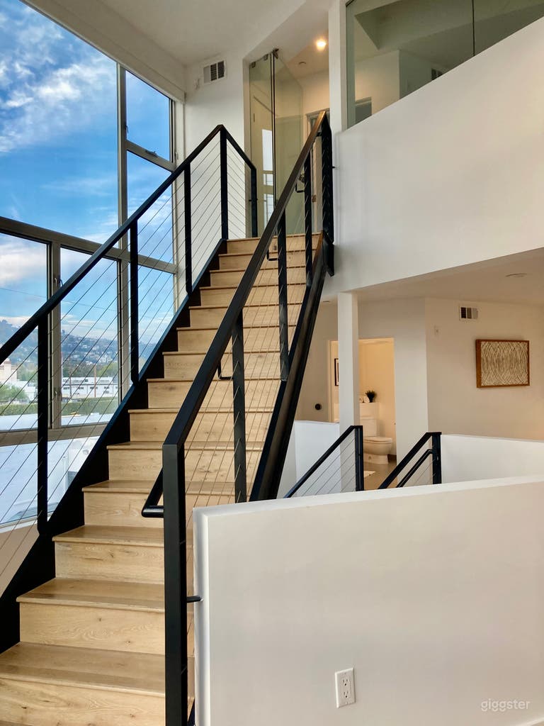  Luxury Sundrenched Penthouse Loft at Melrose Place 