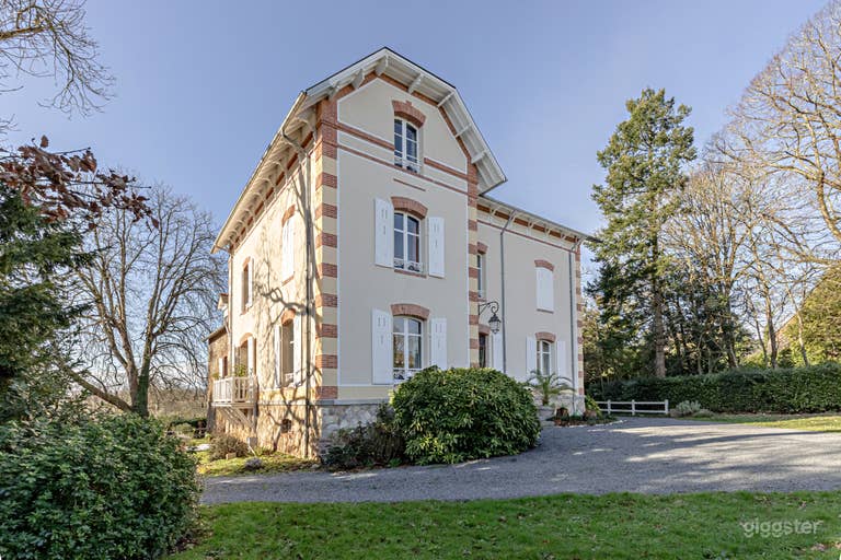  Élégante Propriété Sécurisée Avec Piscine 