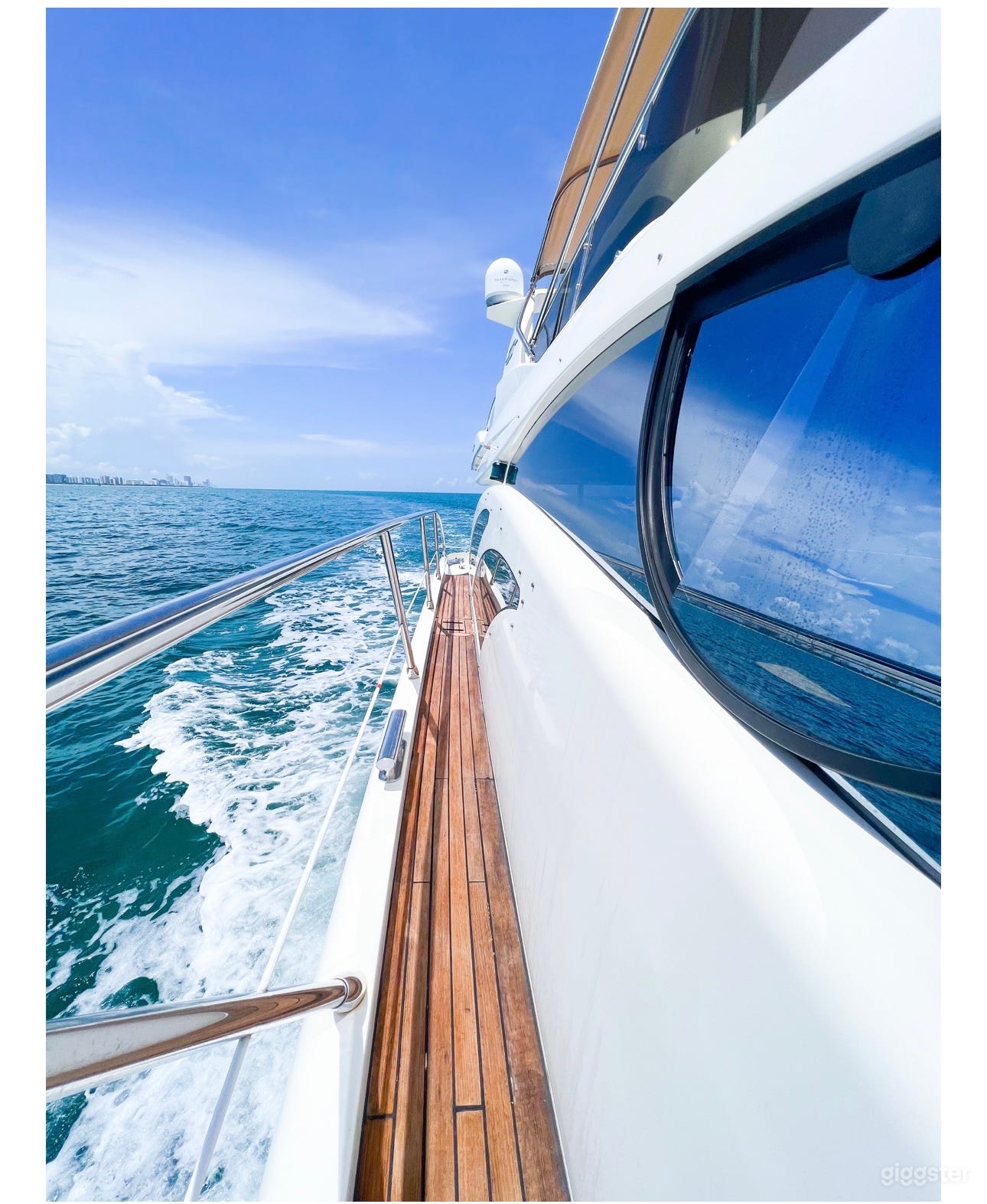 Rent a Luxury 52ft Yacht in the Heart of Miami ! Photo 3