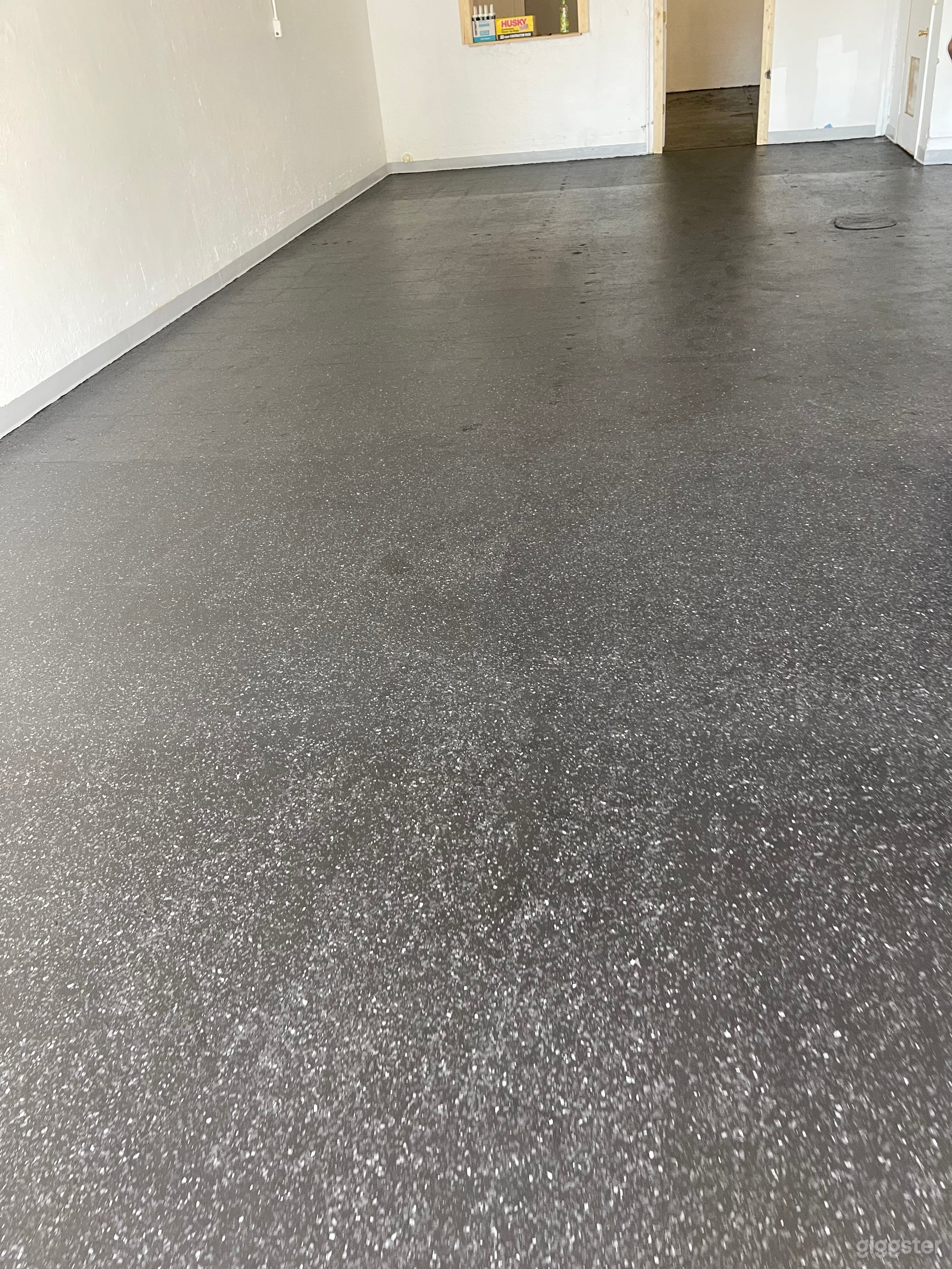 Charming Urban Event Space Photo 3