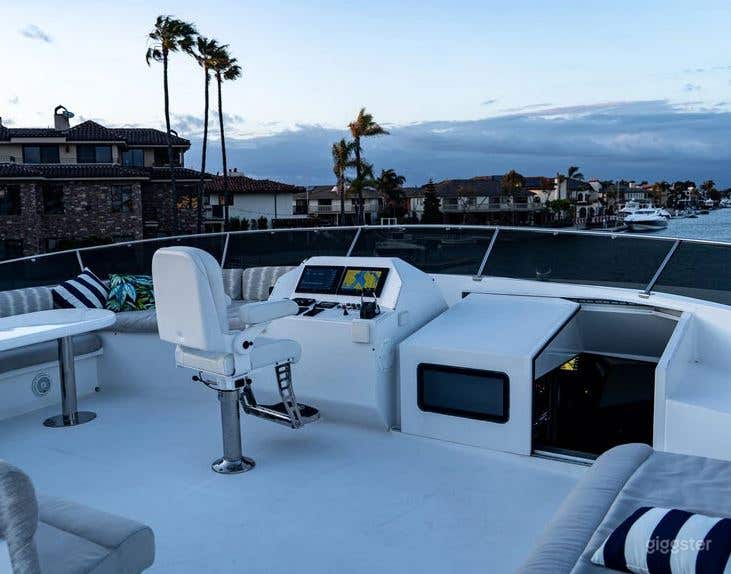 124 Ft Westport Super Luxury Yacht Photo 2