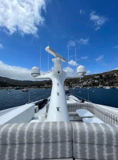 124 Ft Westport Super Luxury Yacht Photo 3