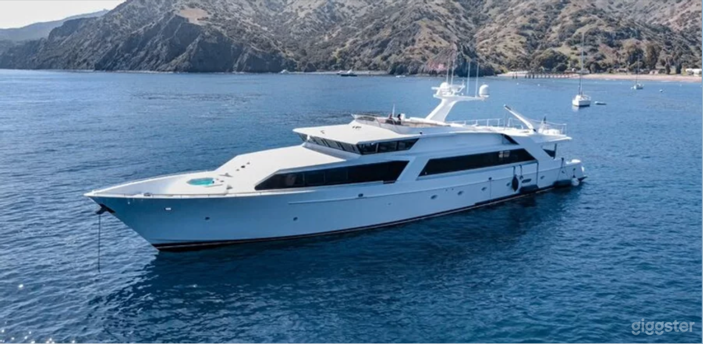 124 Ft Westport Super Luxury Yacht Photo 1