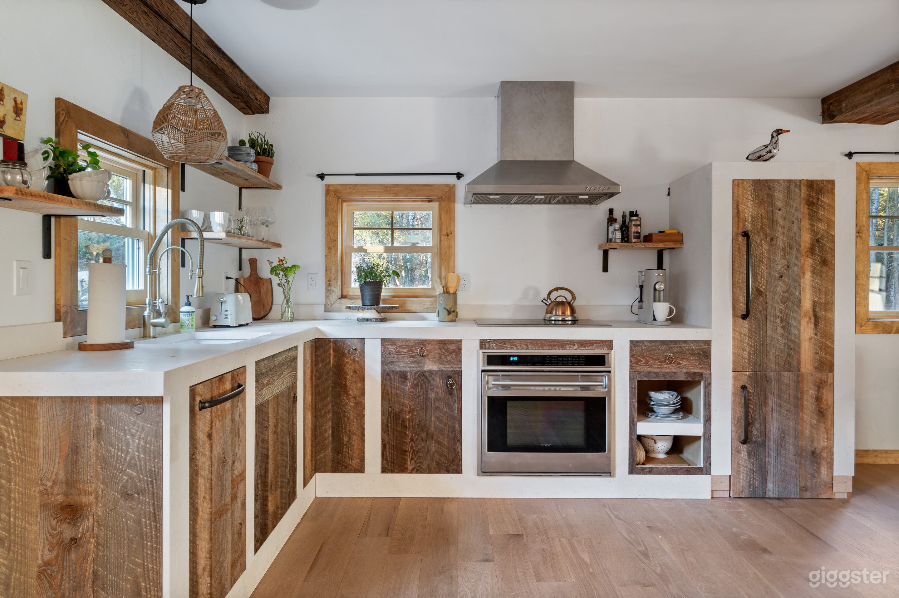 Creekside Retreat with Sauna, Hot Tub, Pizza Oven Photo 2