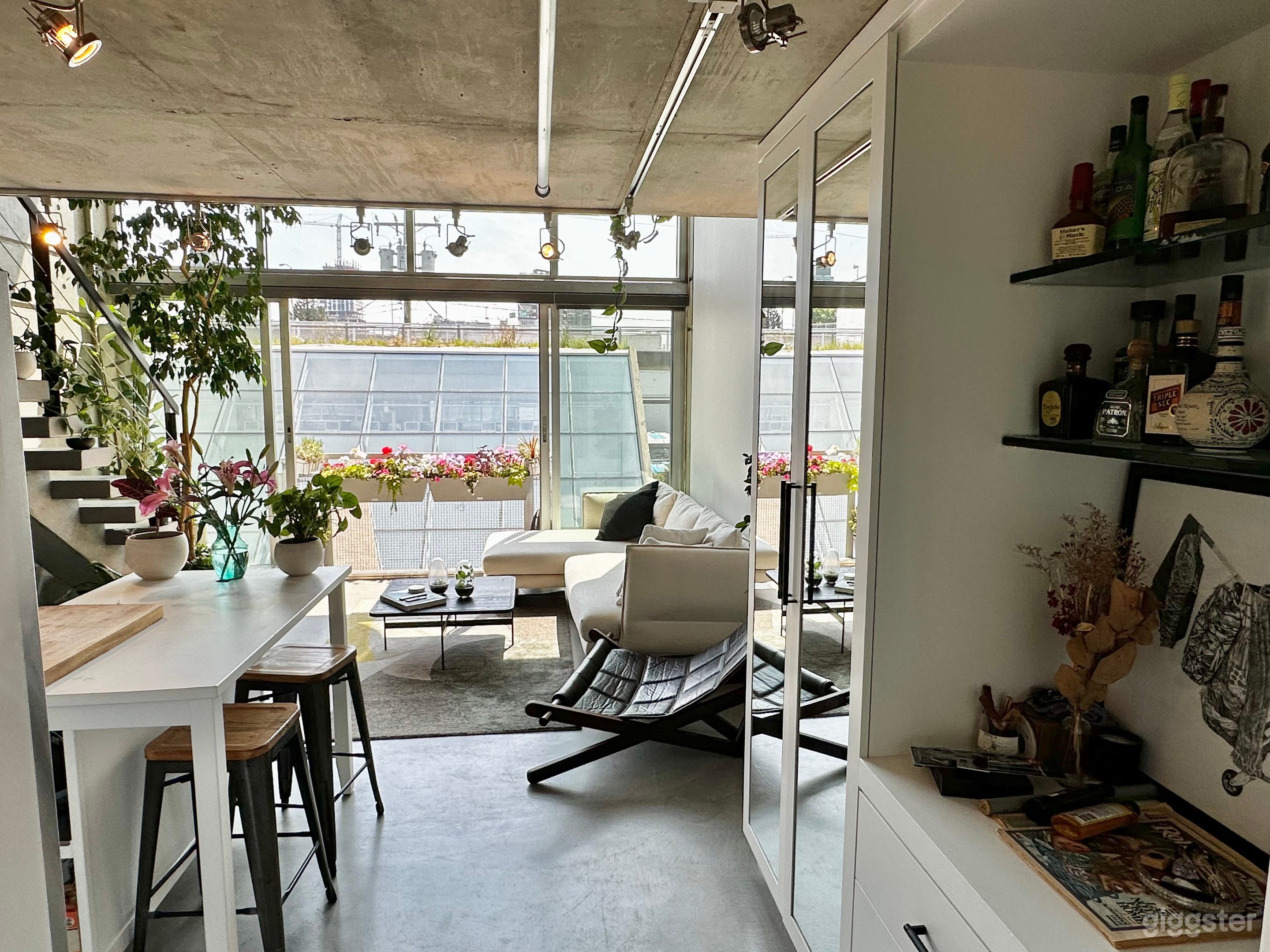 Architectural Loft Photo 4