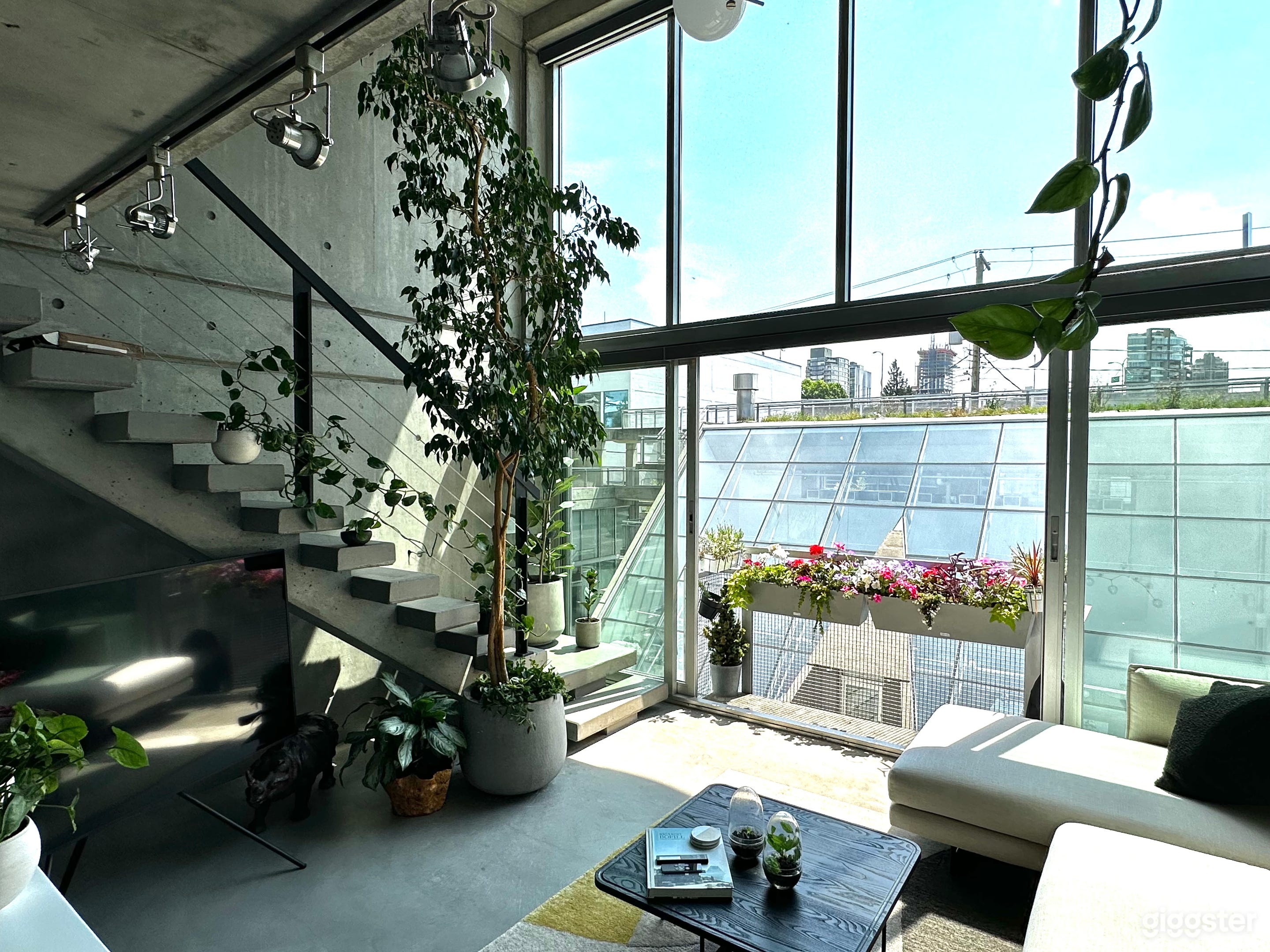 Architectural Loft Photo 3