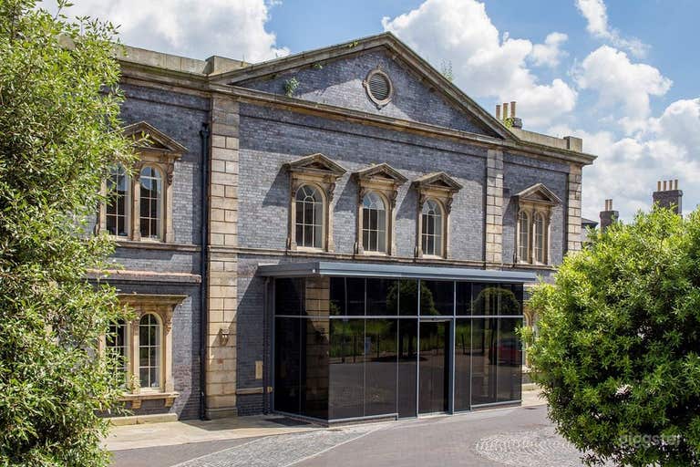  The frontage of the building was originally designed by engineer Sir John Fowler, the rack work by Mr Henry Robertson and the roof and layout by Mr Isambard Kingdom Brunel. Mr Isambard Kingdom Brunel. 