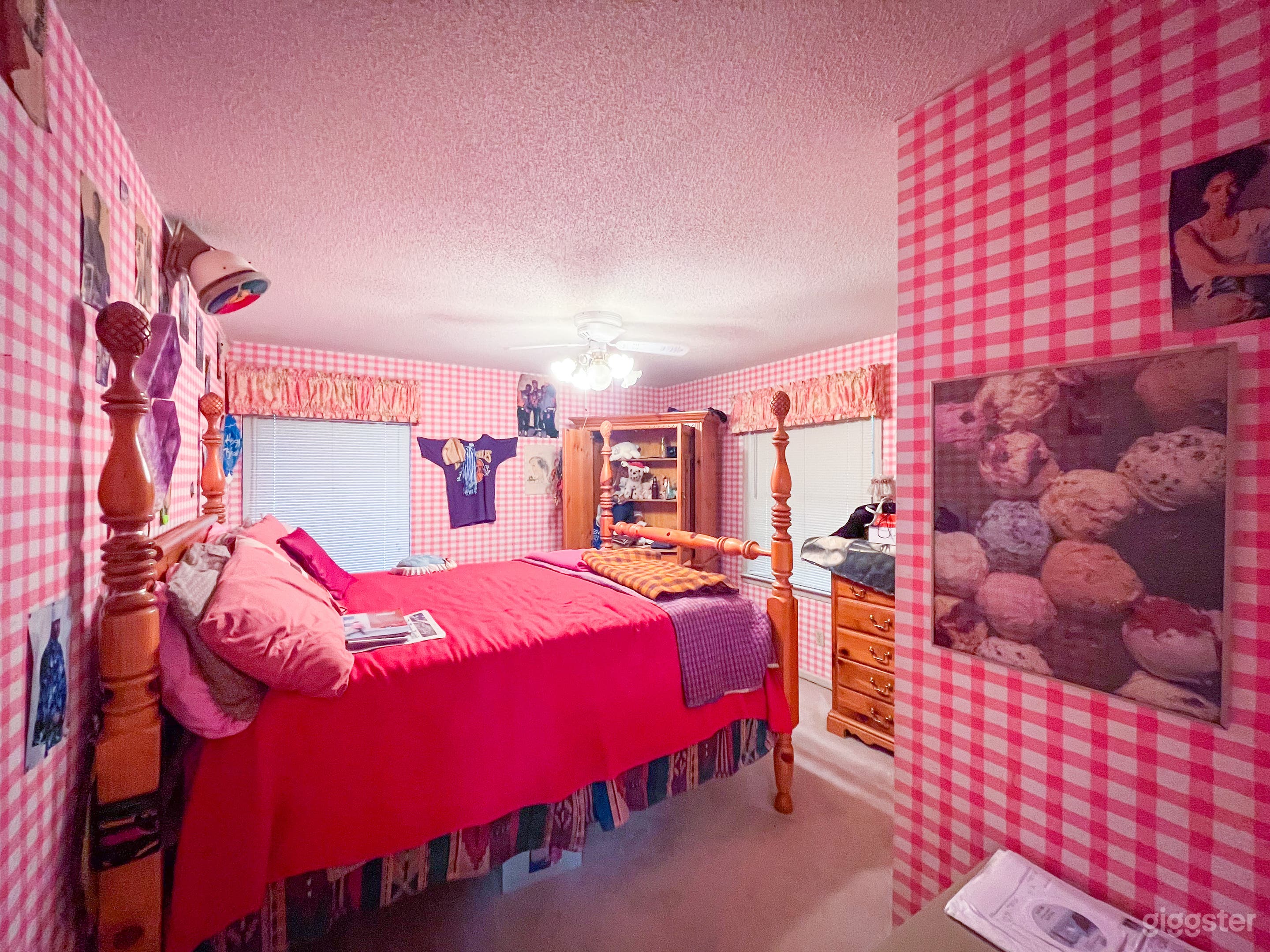 1994 Teenage Girl's Bedroom (inside 70's Ranch) Photo 2