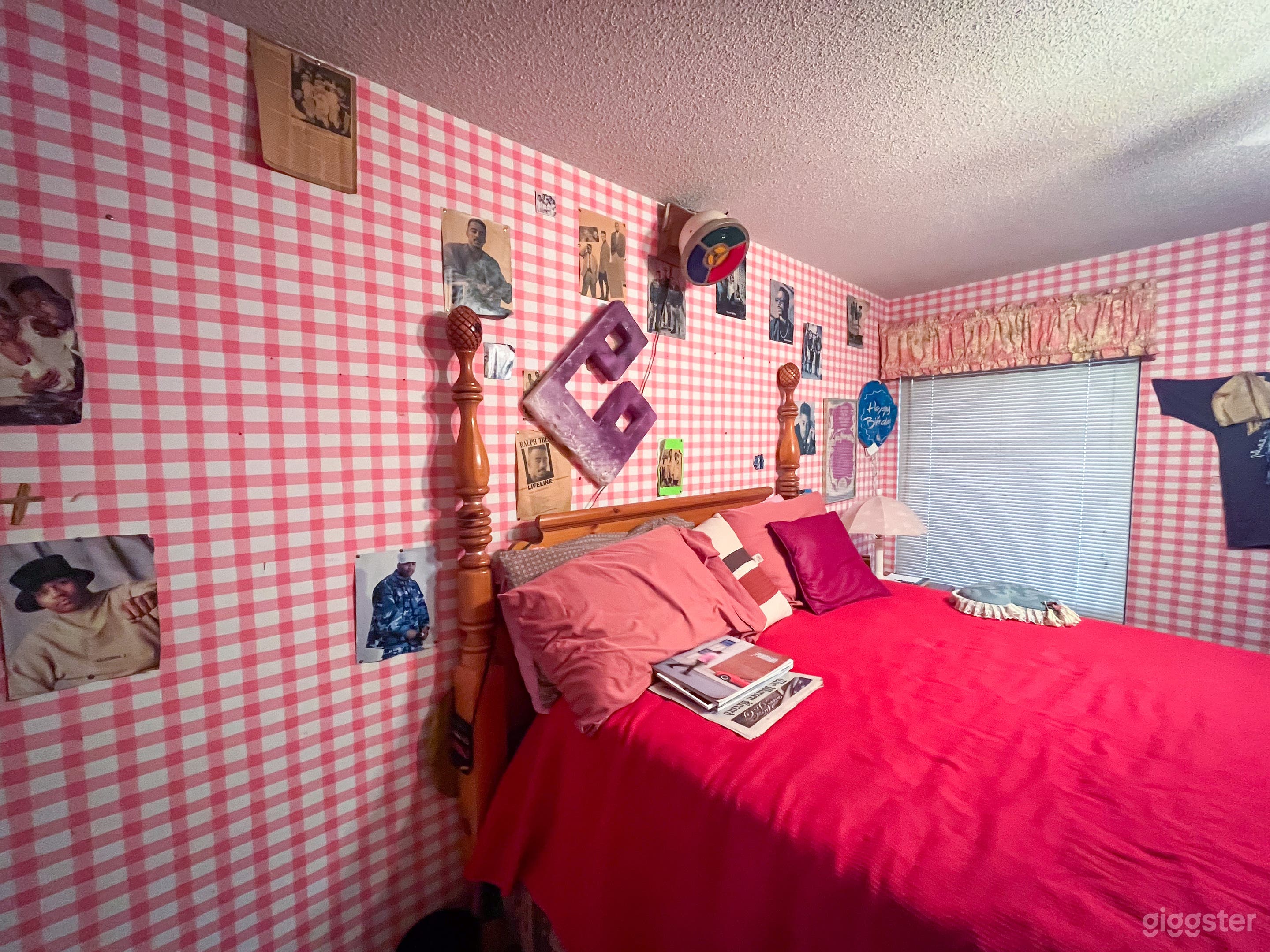 1994 Teenage Girl's Bedroom (inside 70's Ranch) Photo 3