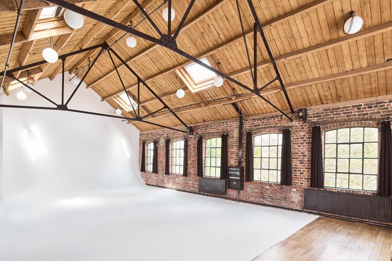  Modern Studio 1 