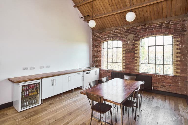  Modern Studio 1 