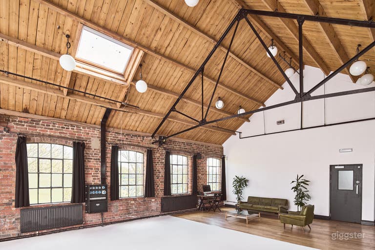  Modern Studio 1 