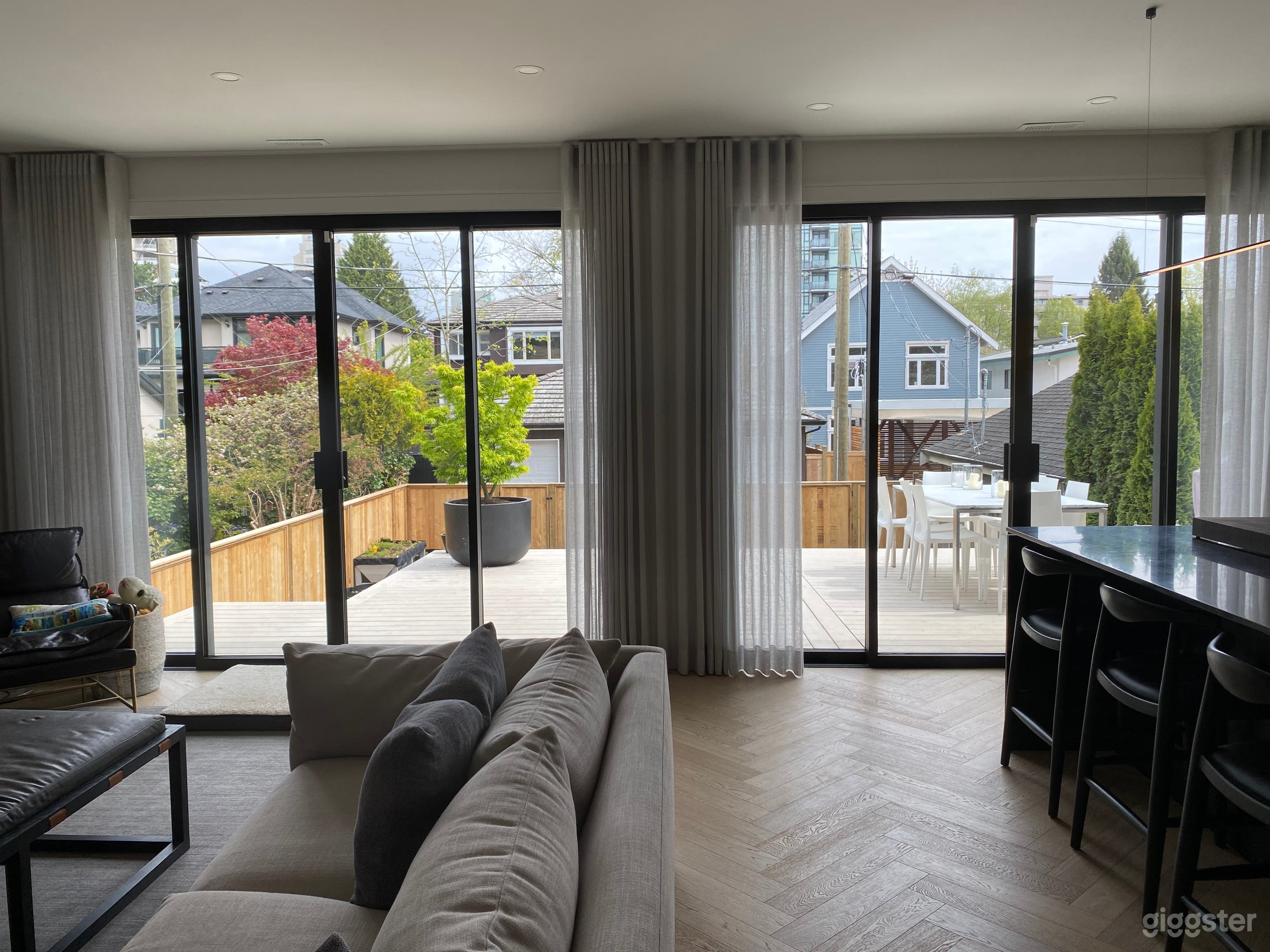 Designer Home In The Heart Of Kerrisdale Photo 4