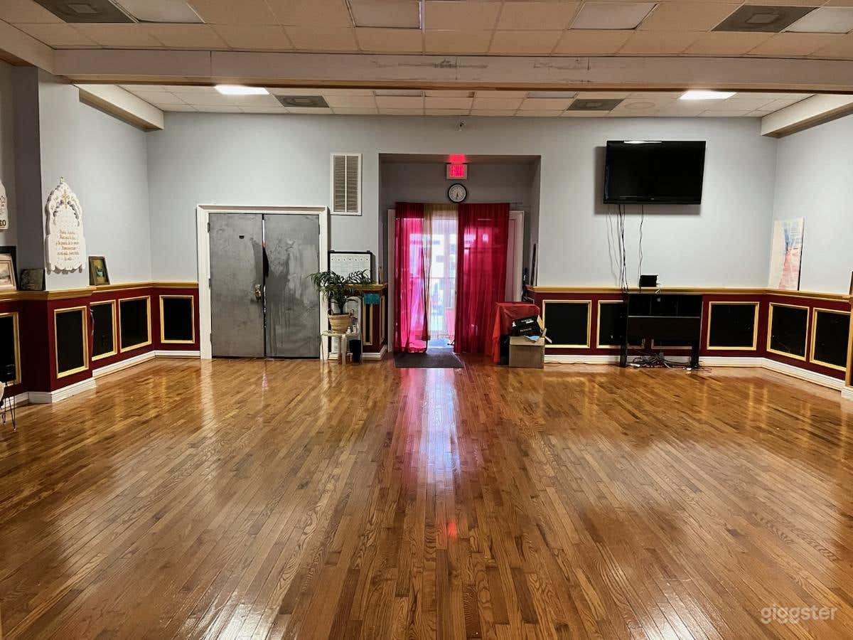 Large Dance/Event Studio Hall Photo 1