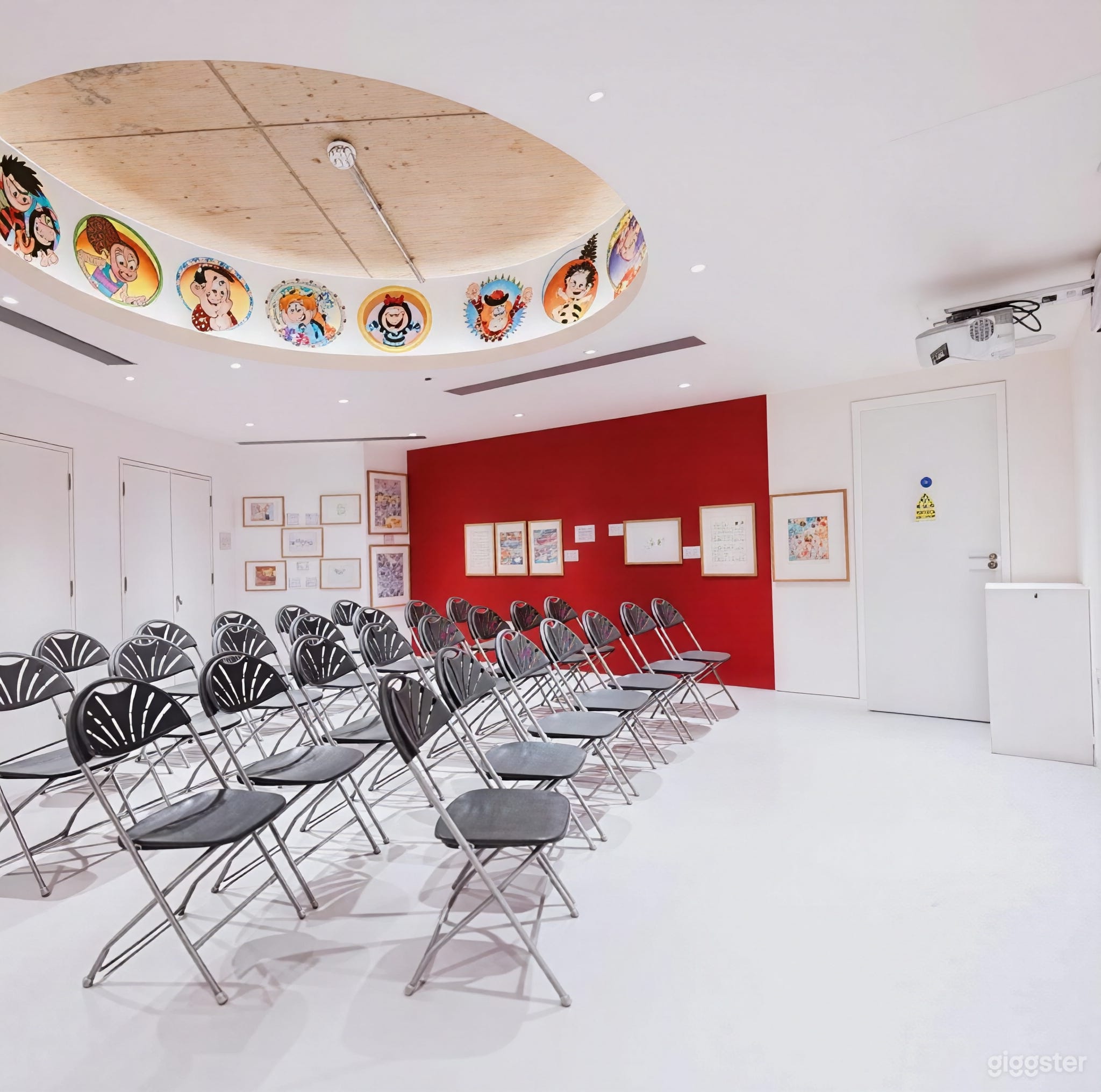 Contemporary Studio Venue with Flexible Layouts Photo 2