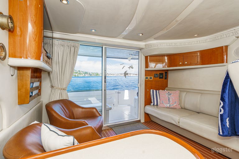  Seating for 12 inside 