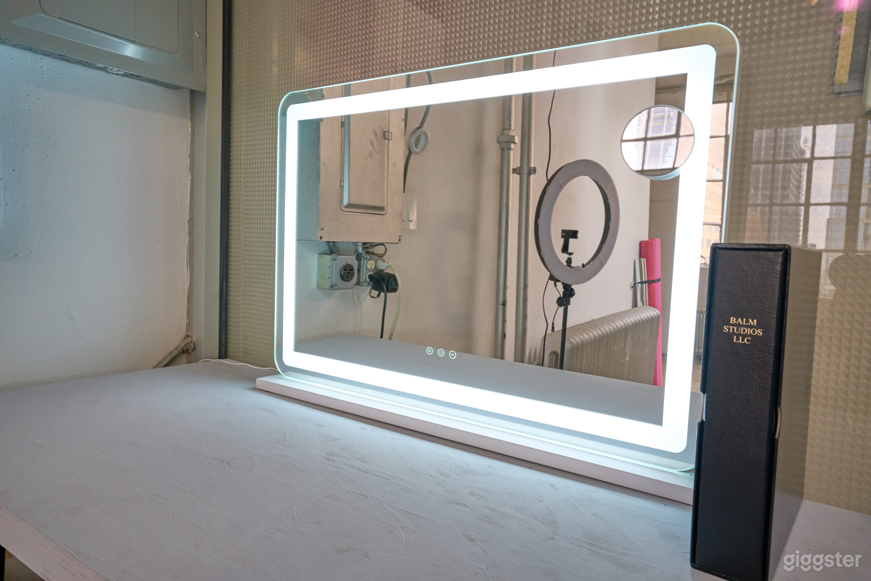 Make-up and Hair Station