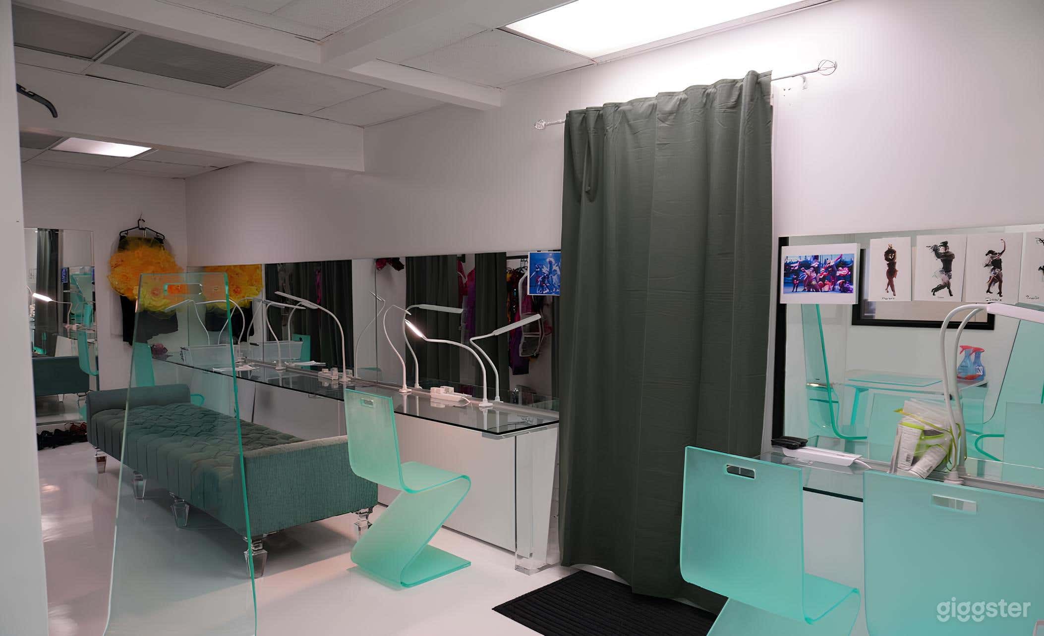 Classy Theatre Dressing Room Photo 1