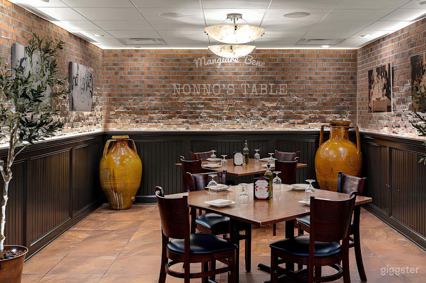 Long-Standing, Authentic Italian Restaurant (Entire Venue) Photo 4