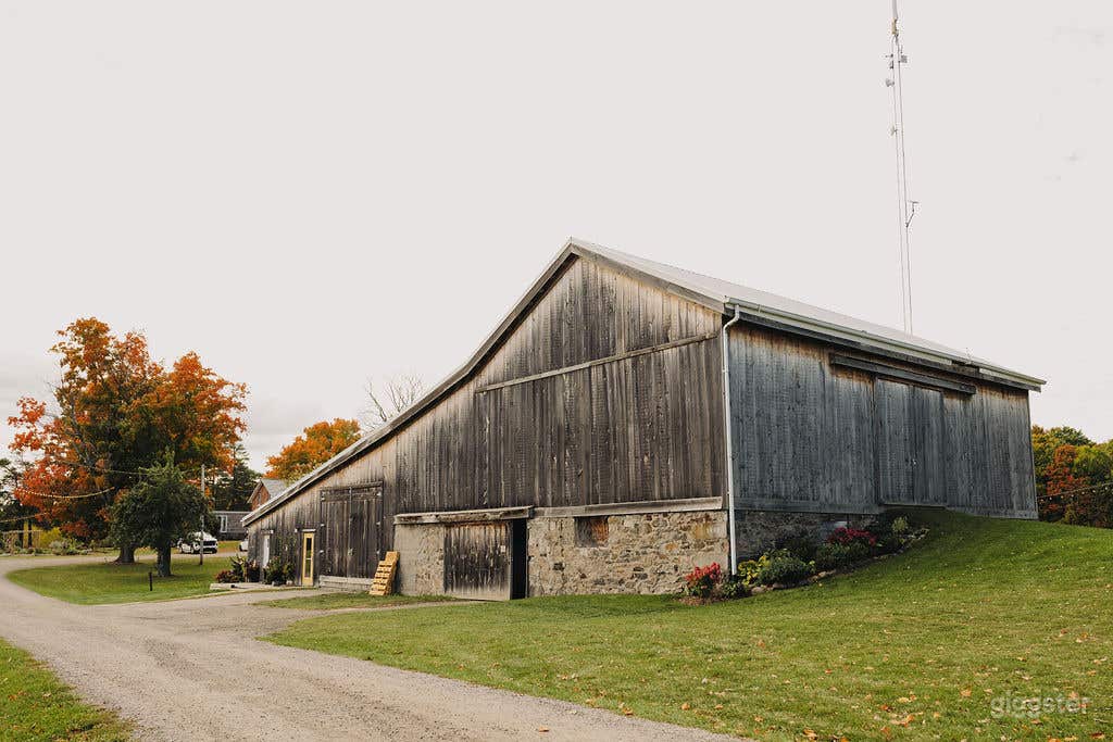 Rustic Barn Meeting Event Space Photo 2