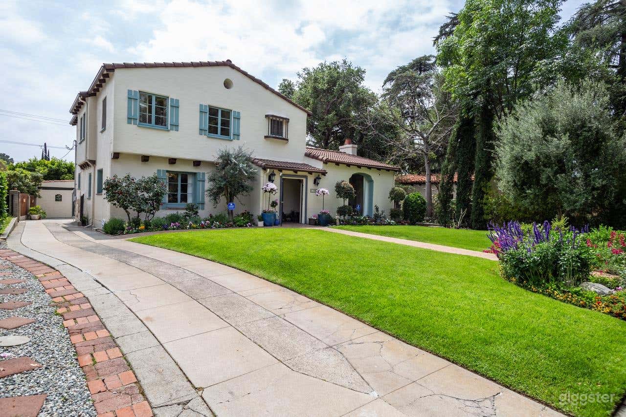 Pasadena Spanish Style home welcomes YOU!  Photo 2