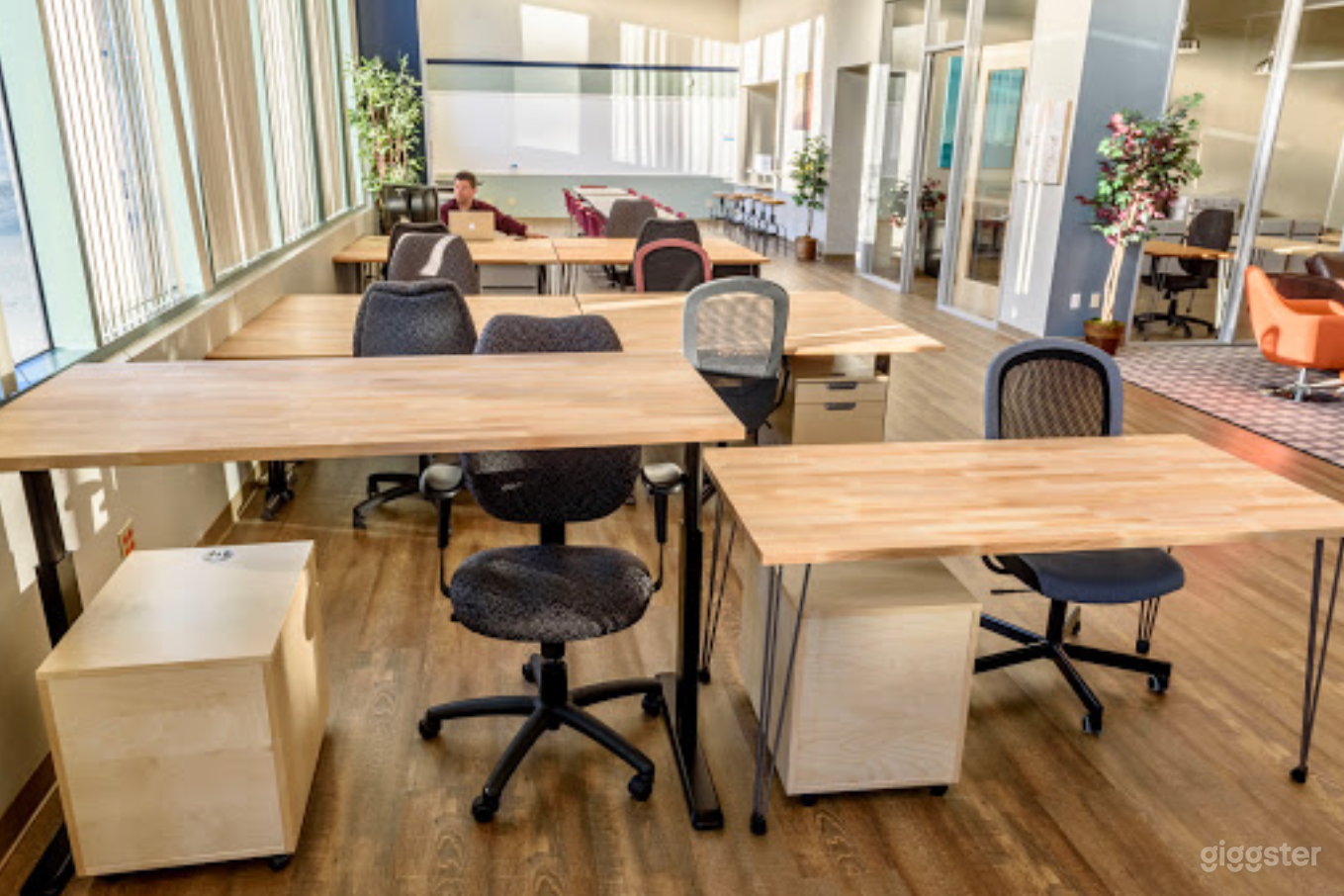 Spacious and Warm Cafe Venue in San Rafael Photo 2