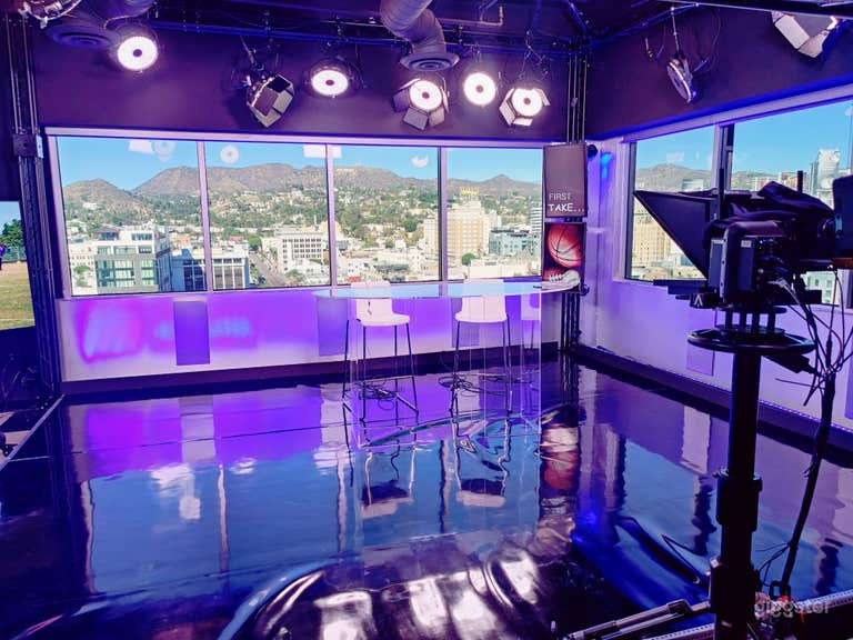  HOLLYWOOD SIGN TV STUDIO 