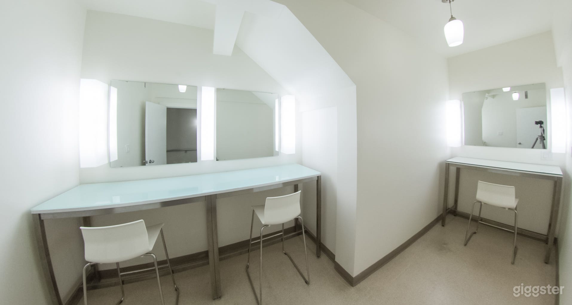 Spacious Film And Photography Studio Photo 4