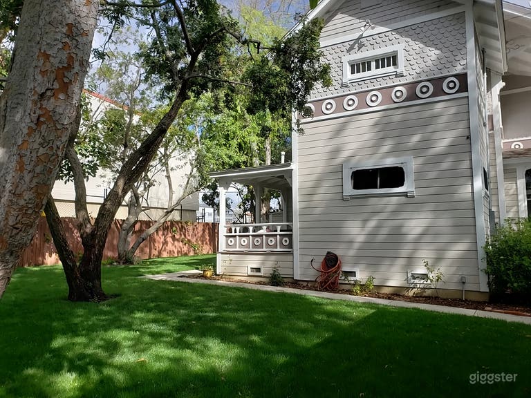  Victorian Backyard Retreat 