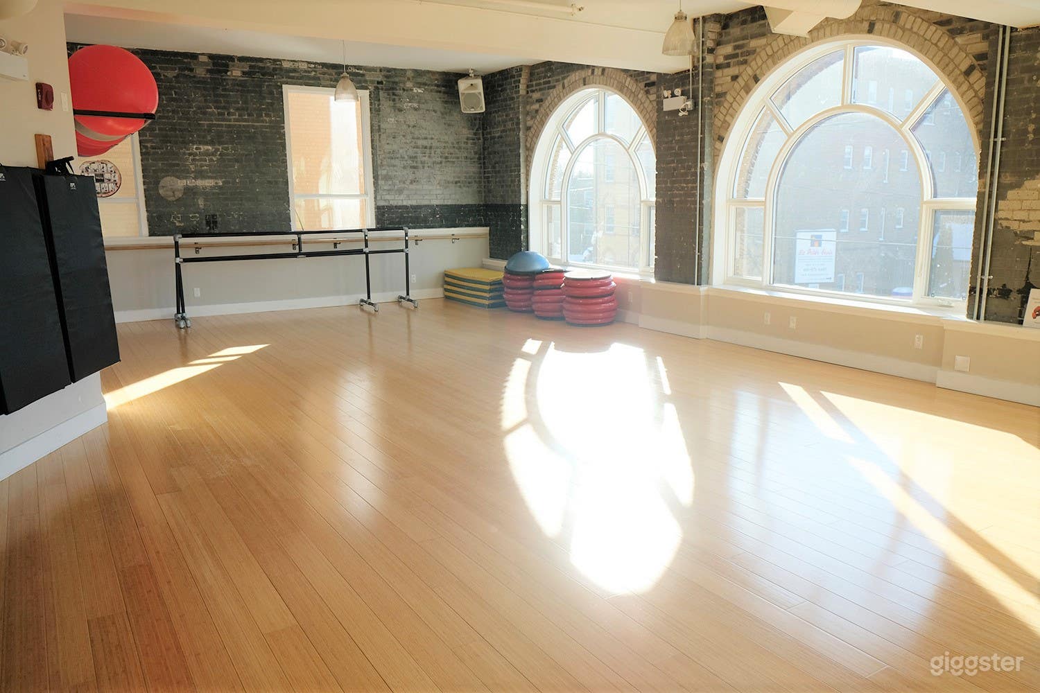 Bright Beautiful Boutique Fitness Studio Photo 2