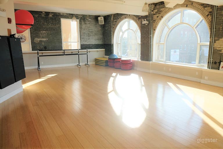  Bright Beautiful Boutique Fitness Studio 