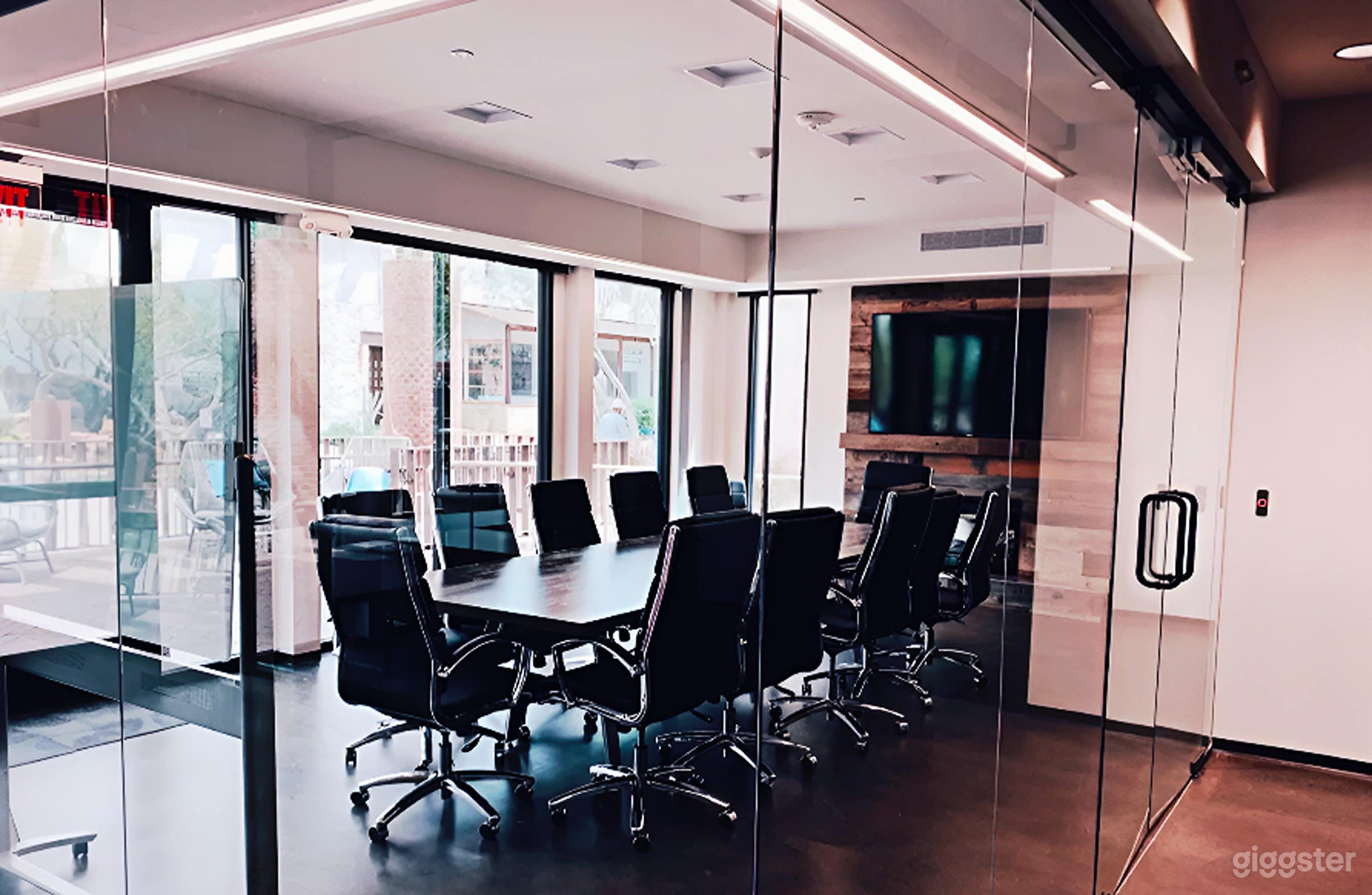 Executive 12 Person Boardroom in North Scottsdale Photo 1