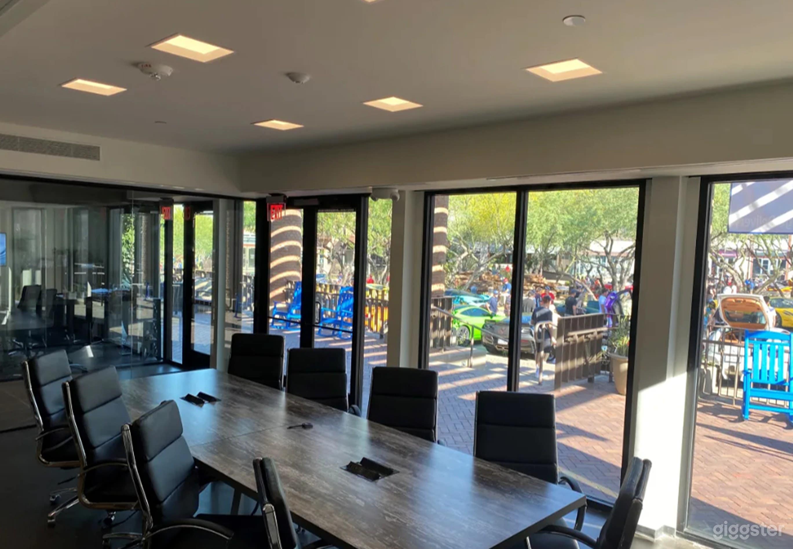 Executive 12 Person Boardroom in North Scottsdale Photo 4