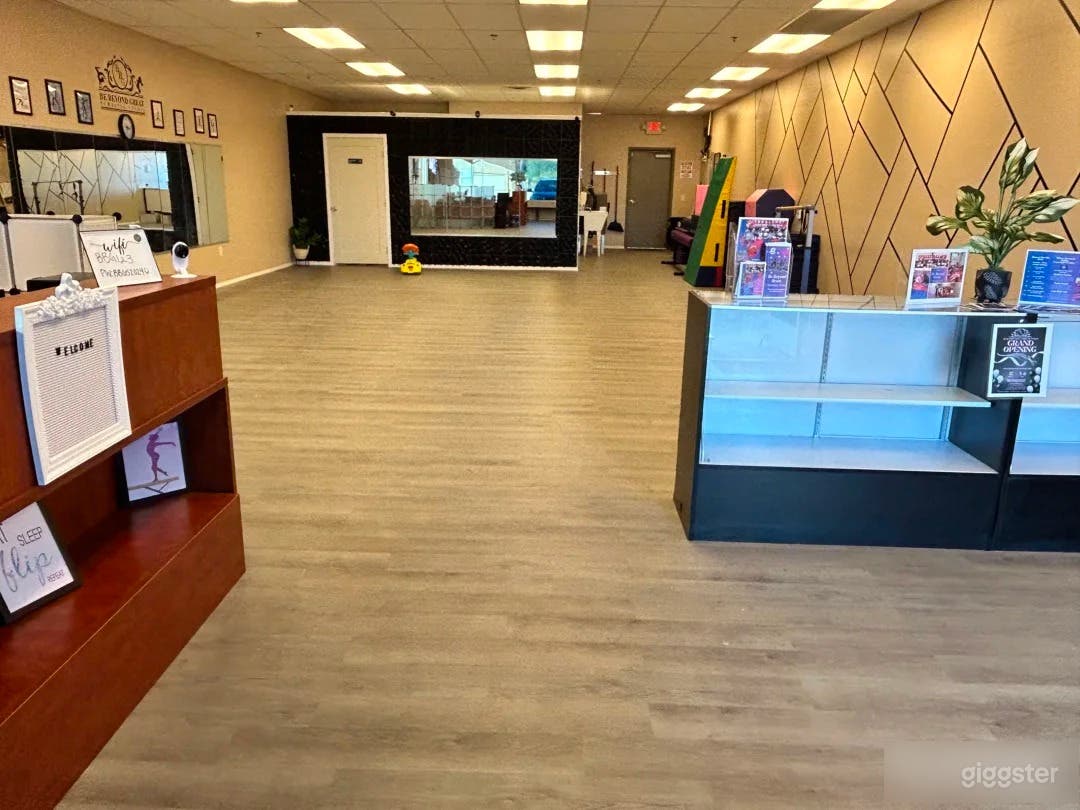 Bright Studio in Vegas Photo 2