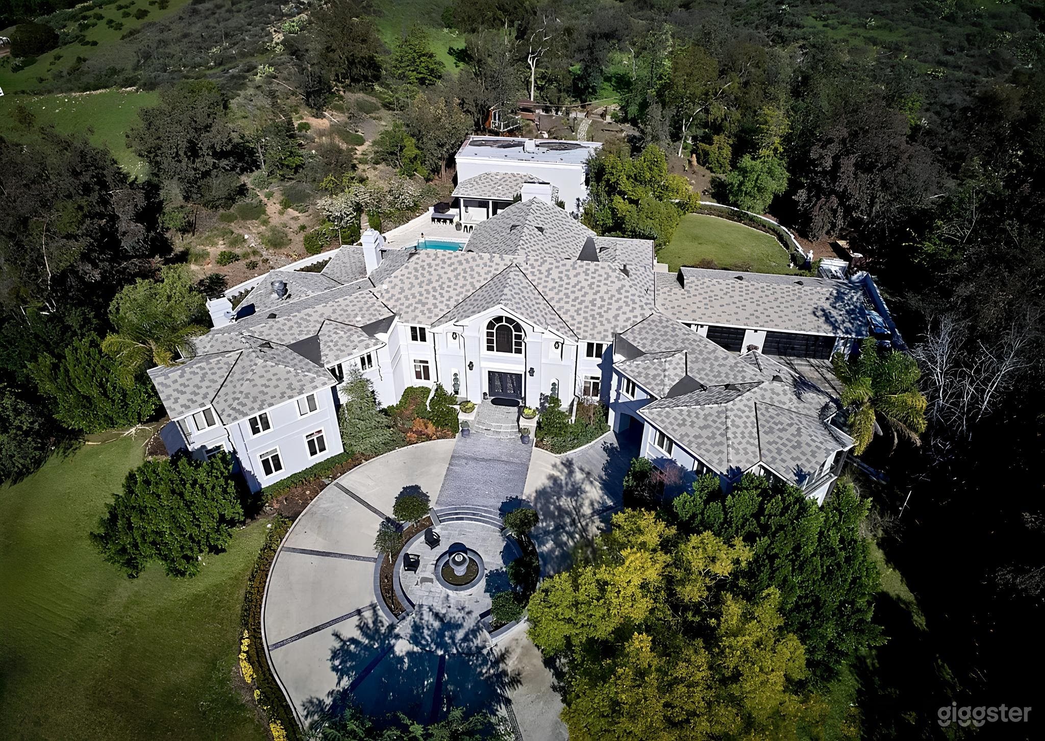 31731 Capuchina Way – Where Your Event Becomes Unforgettable
Location: Rancho Santa Margarita, CA
Type: Private Residence | Event-Ready | Stylish &amp; Spacious
Step into a space that’s more than just a venue—it’s a vibe. 