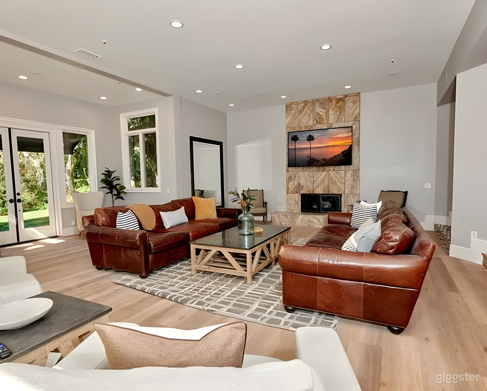 Golden Fame LLC  Photo 3