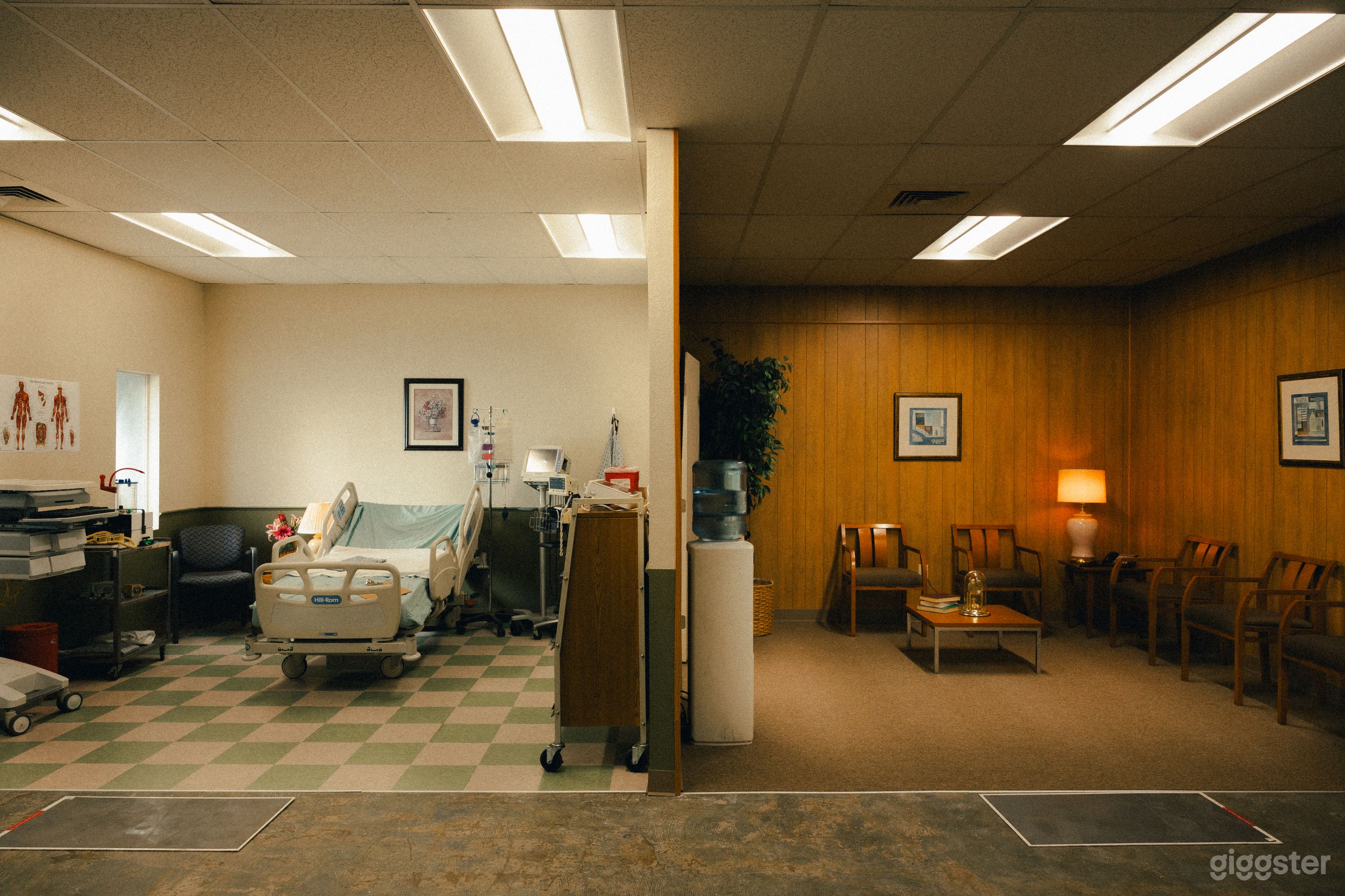 Hospital Room &amp; Waiting Room Standing Sets  Photo 1