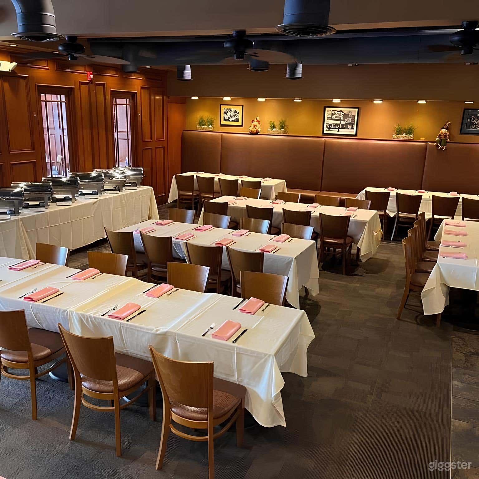 Welcoming Main Dining Area Photo 4