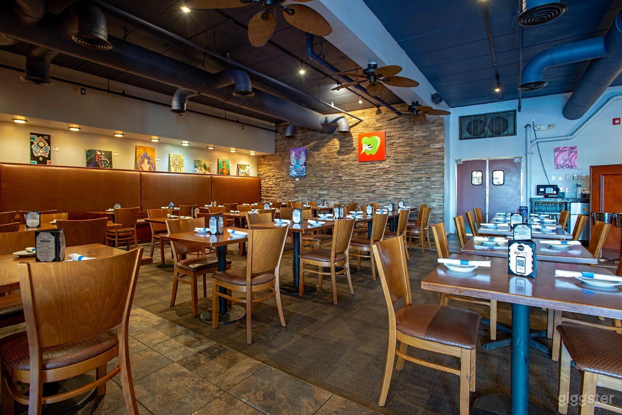 Welcoming Main Dining Area Photo 2