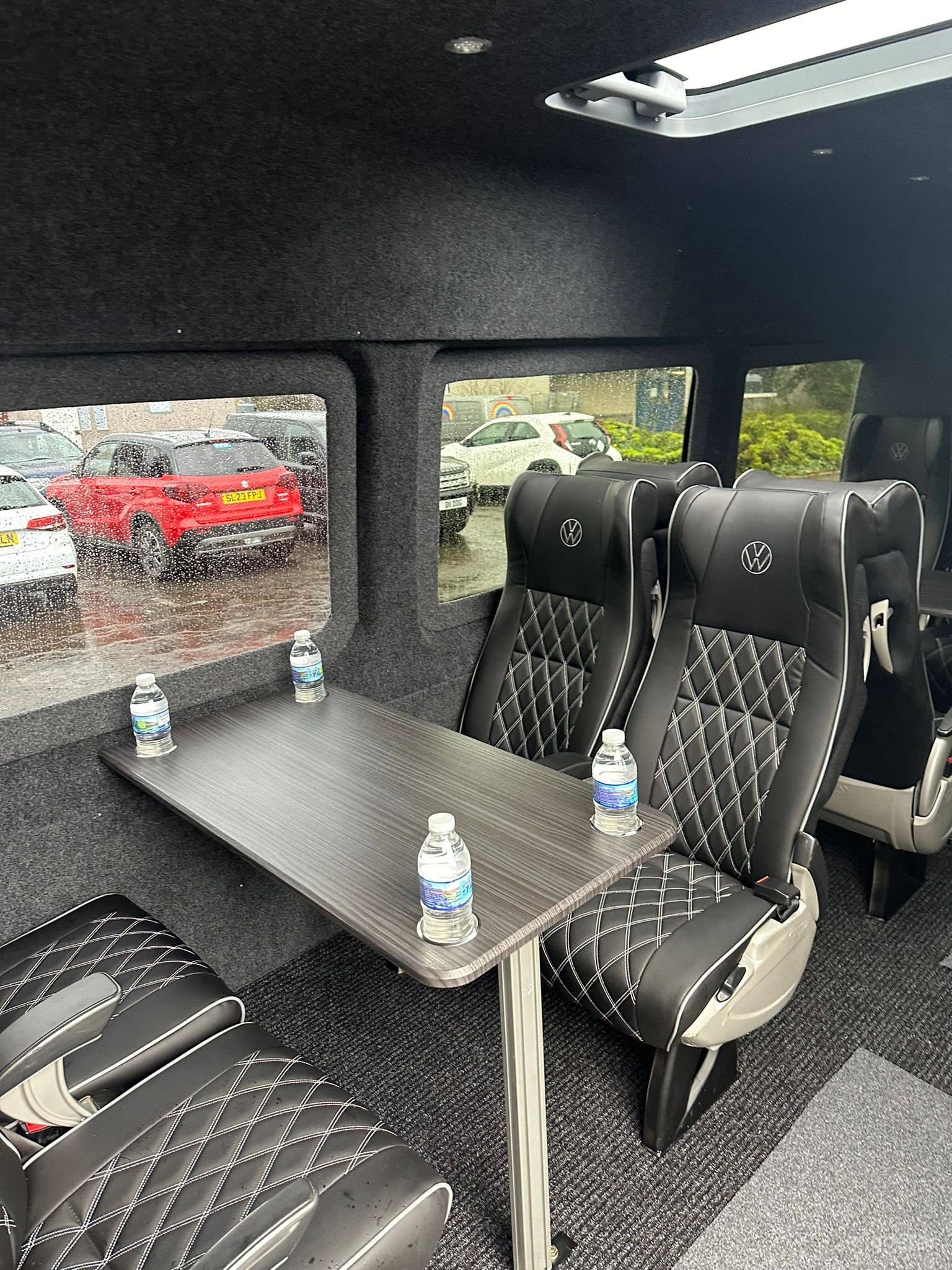 Chauffeur driven cars and mini-buses for all occasions Photo 4