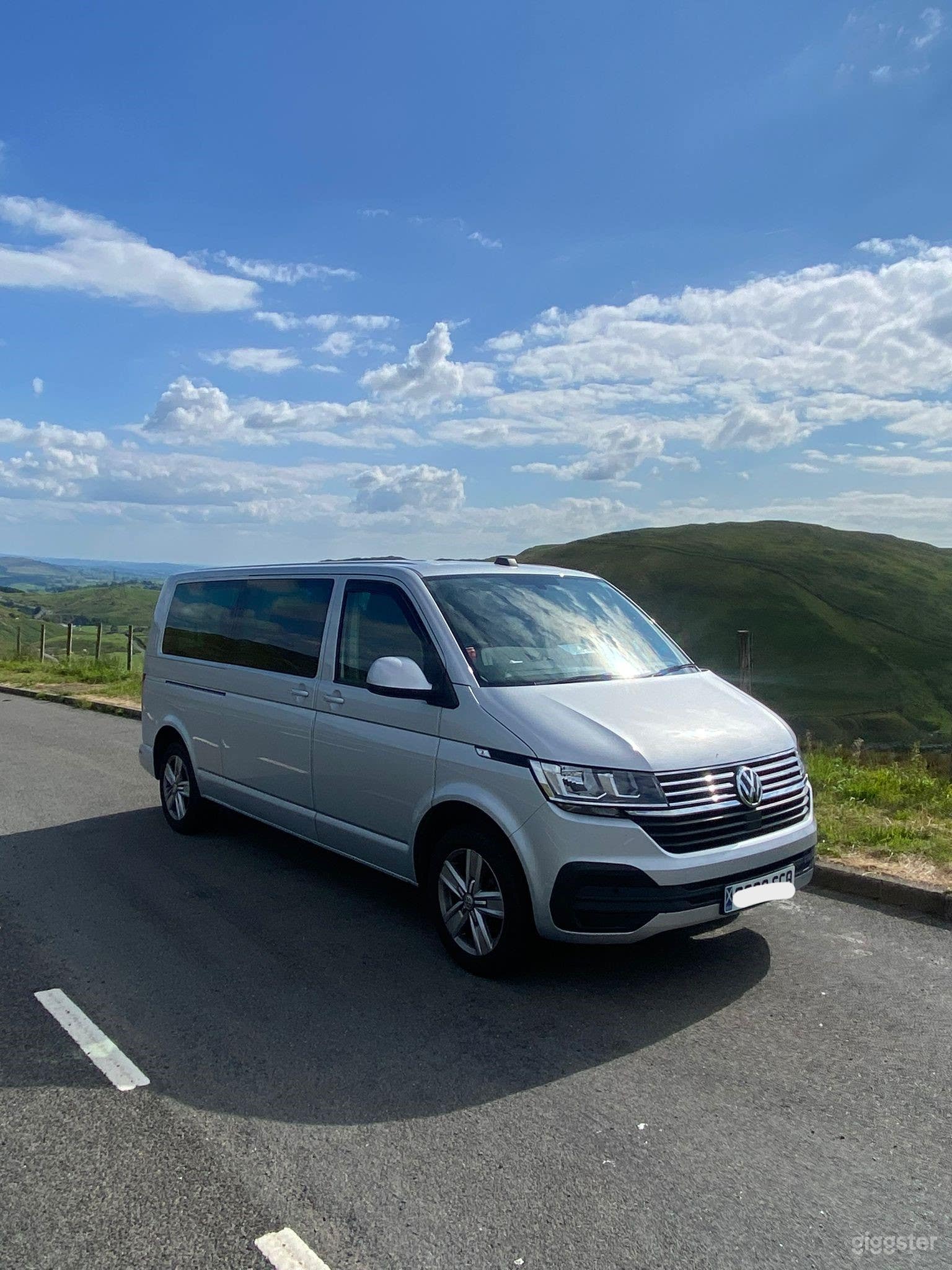 Chauffeur driven cars and mini-buses for all occasions Photo 1