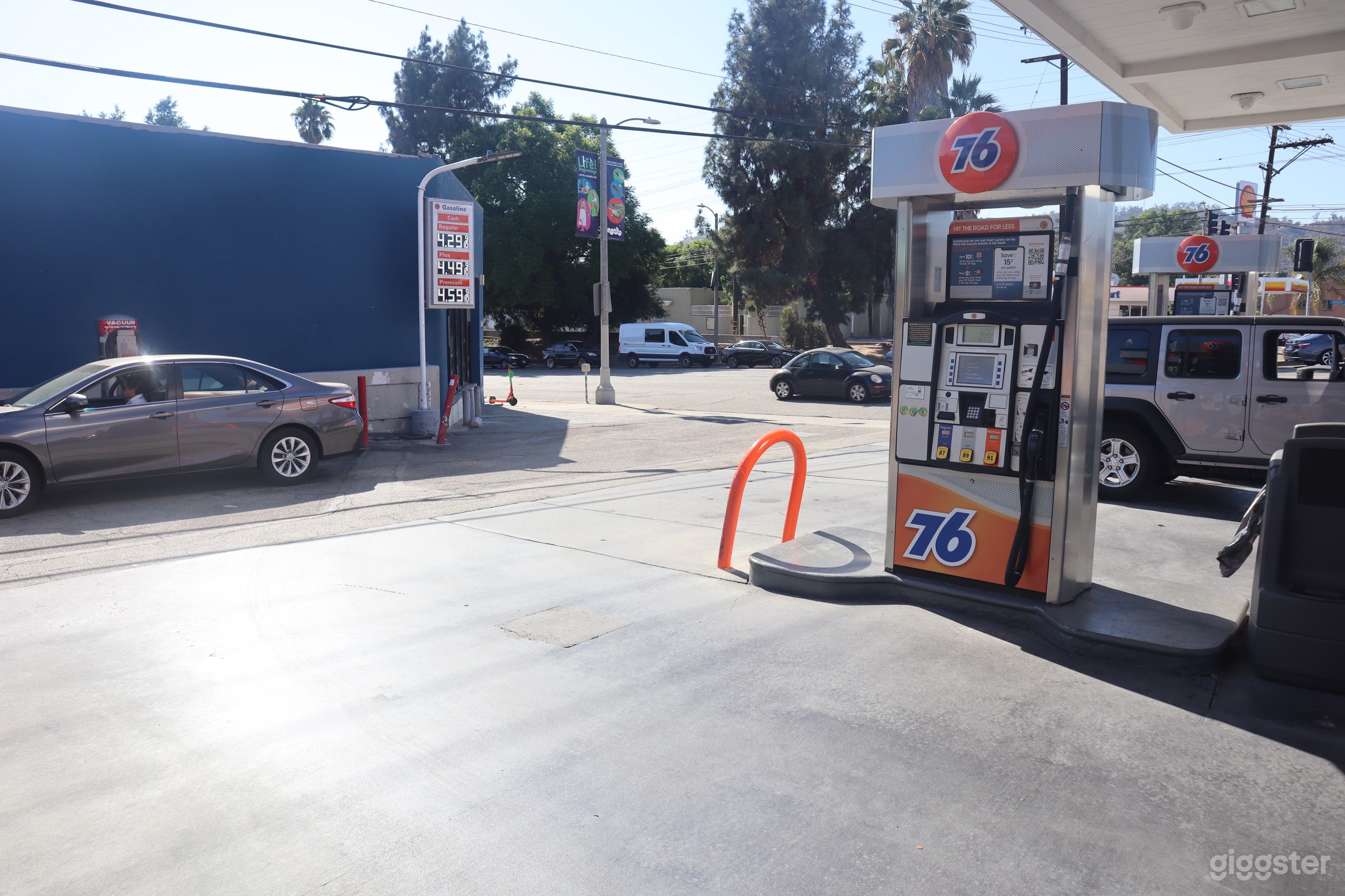 Gas Station, Food Mart  for filming  Photo 2