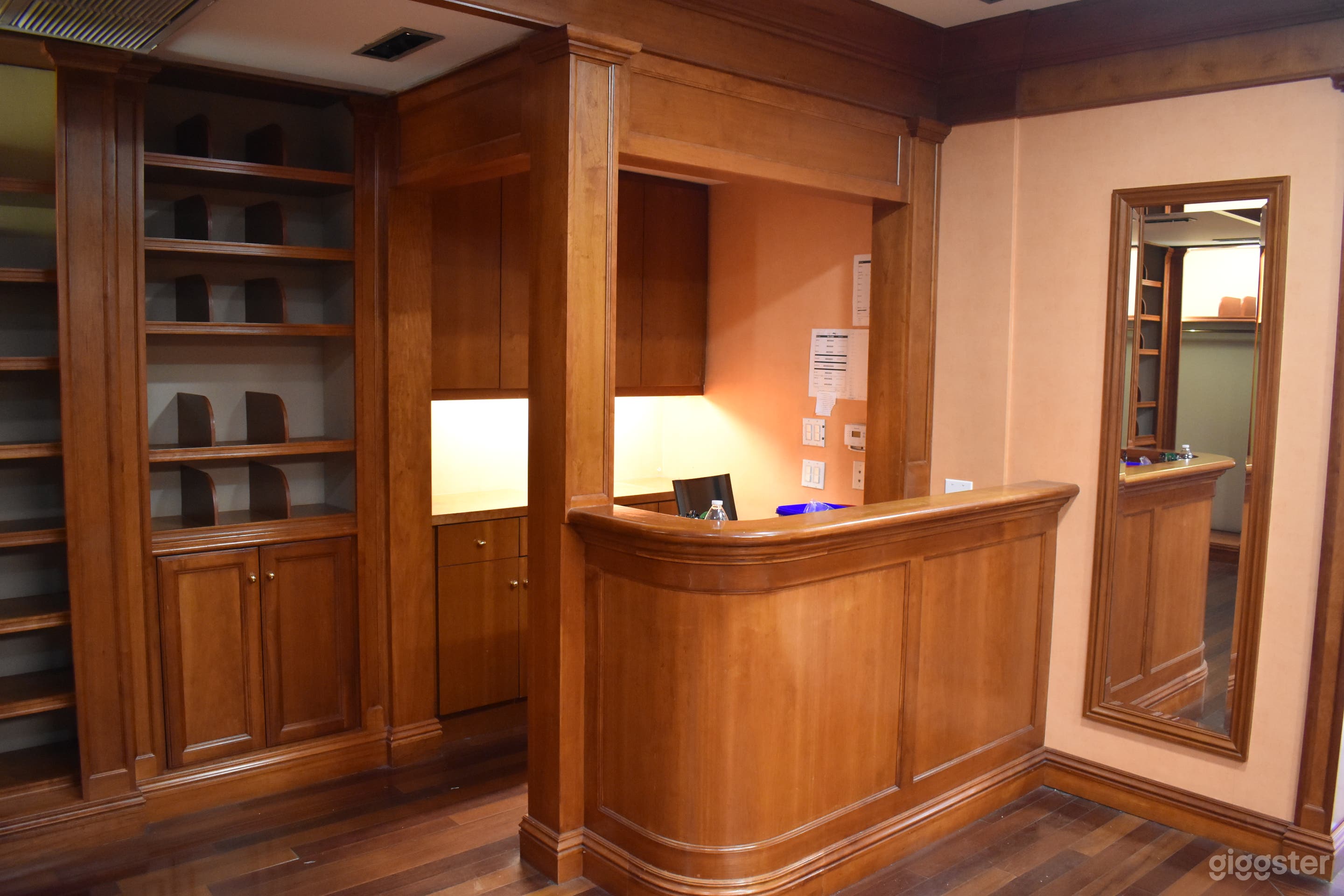 Beverly Hills Luxury Retail Space Photo 4