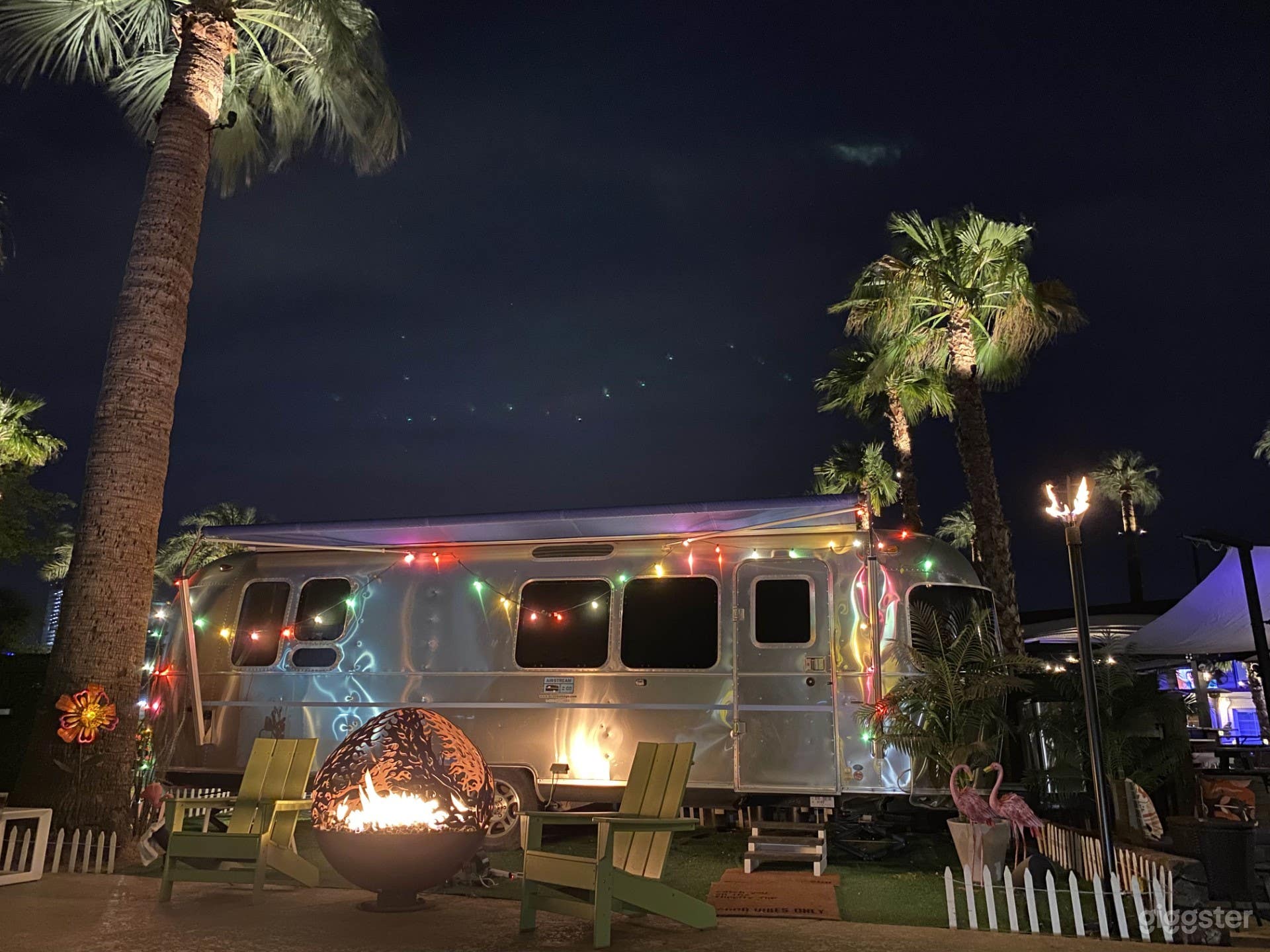 REFURBISHED VINTAGE DOWNTOWN 1950’s MOTEL Photo 3