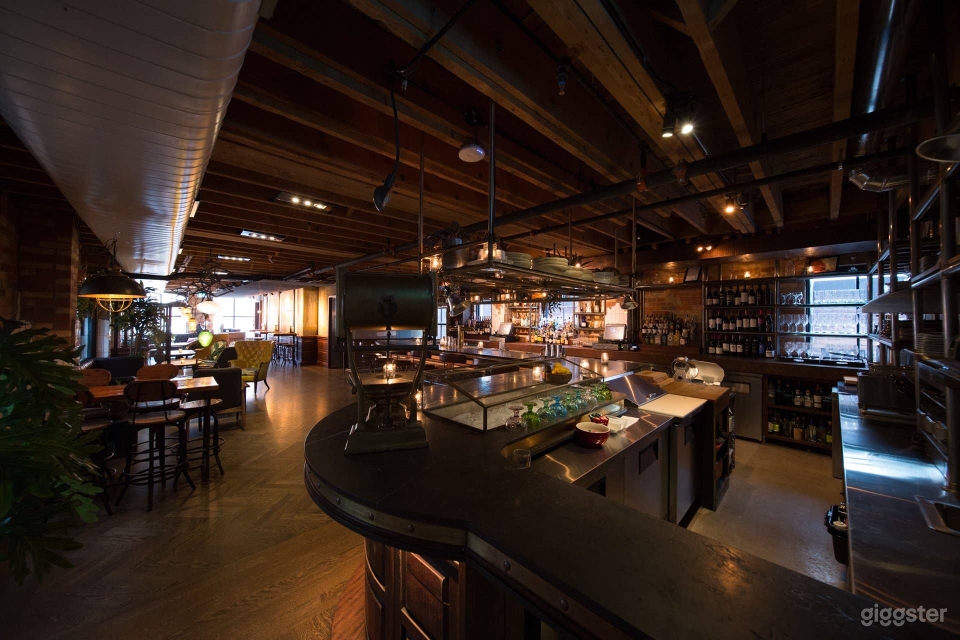 Latin American-inspired Décor Restaurant Photo 2