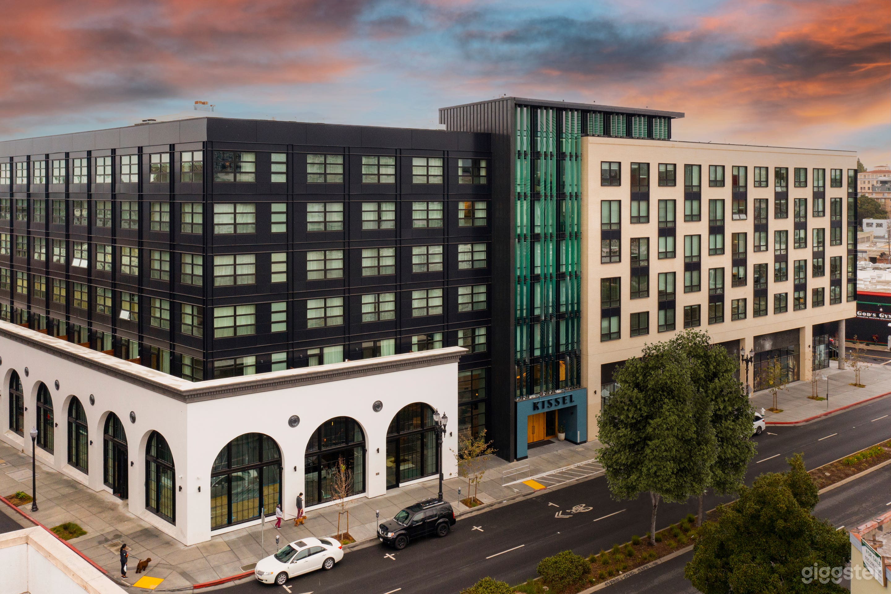 Kissel Uptown Oakland Exterior