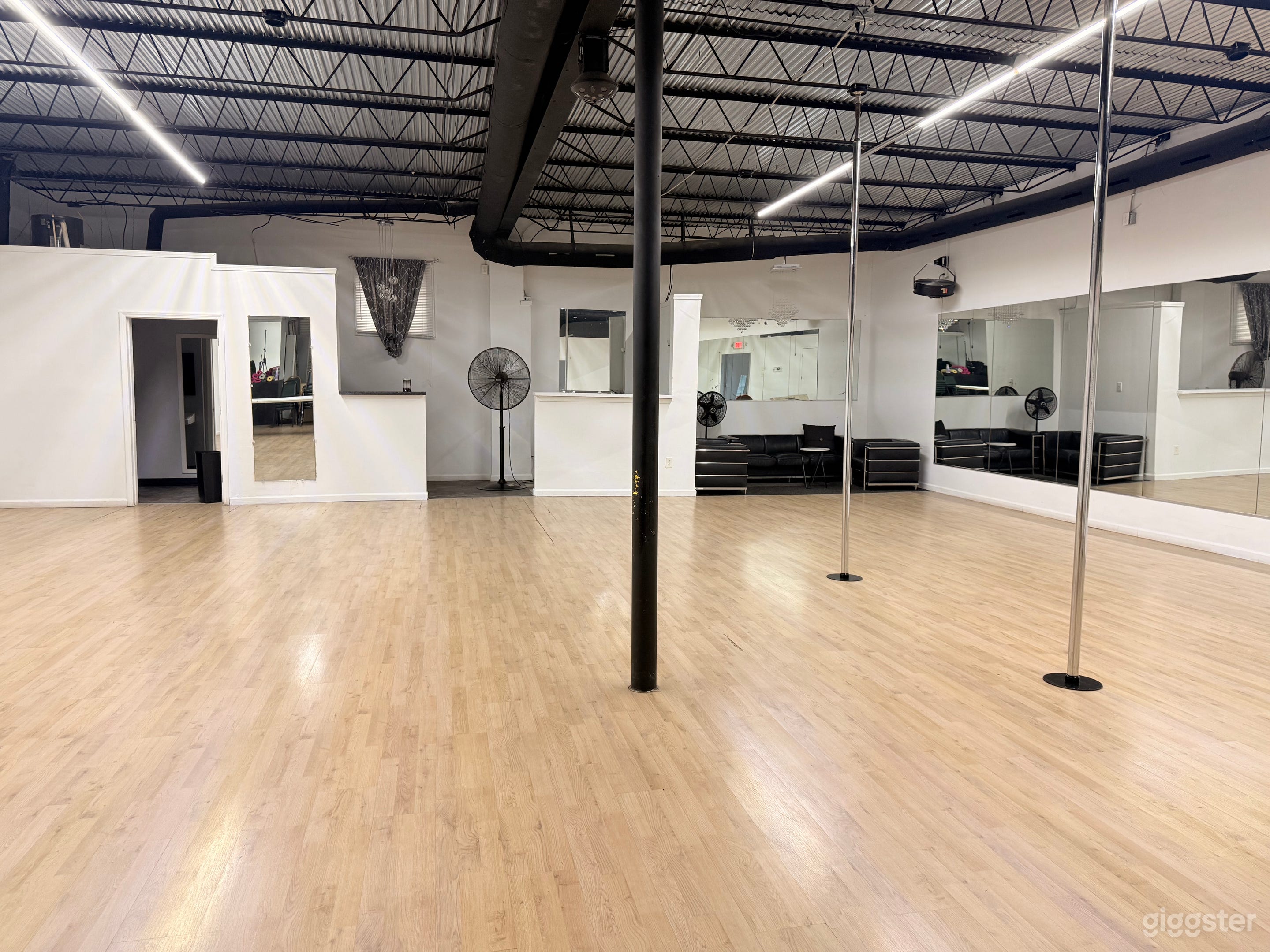 Versatile Creative Space Photo 4