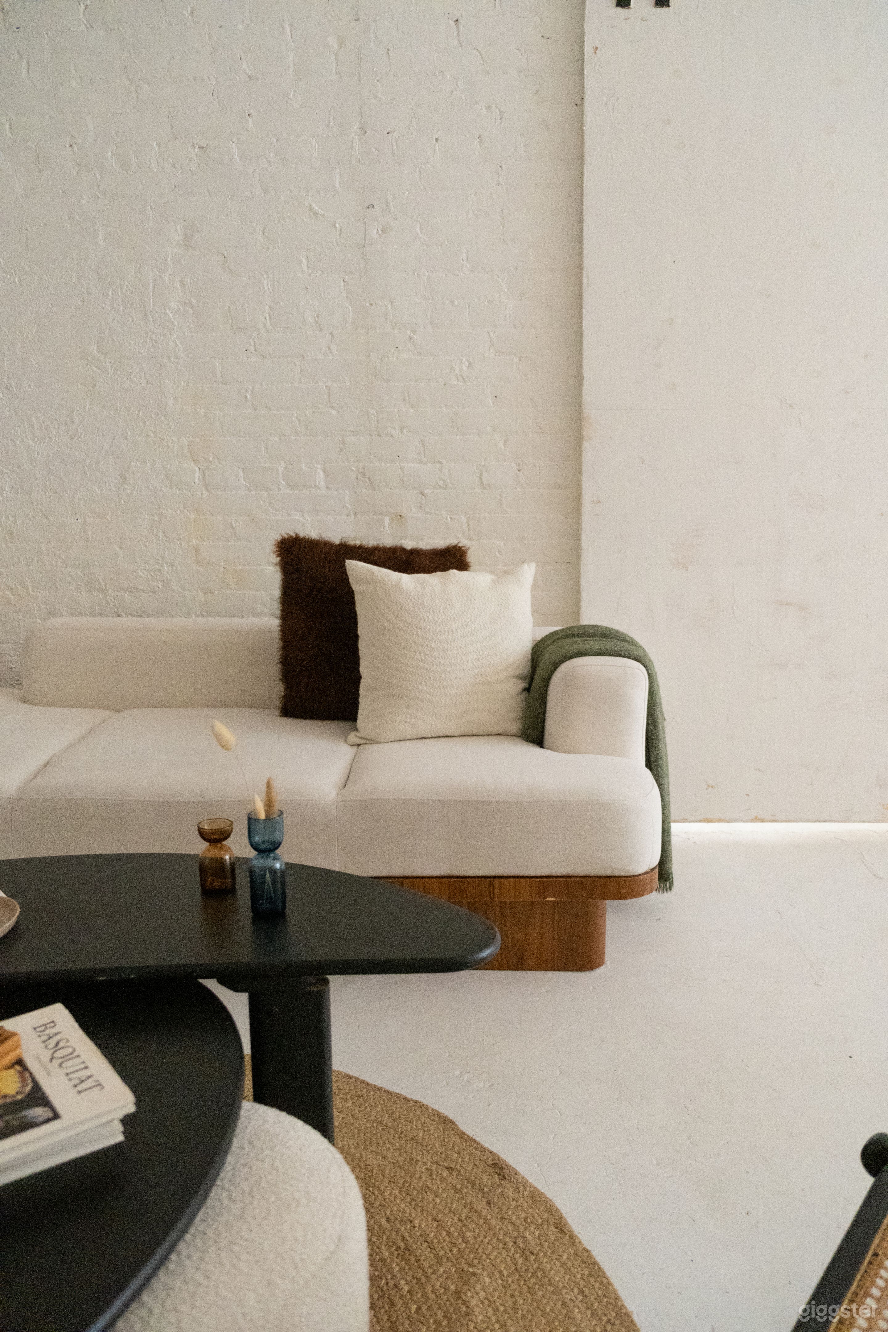 Natural Light Downtown Bright Hard Loft Studio Photo 4