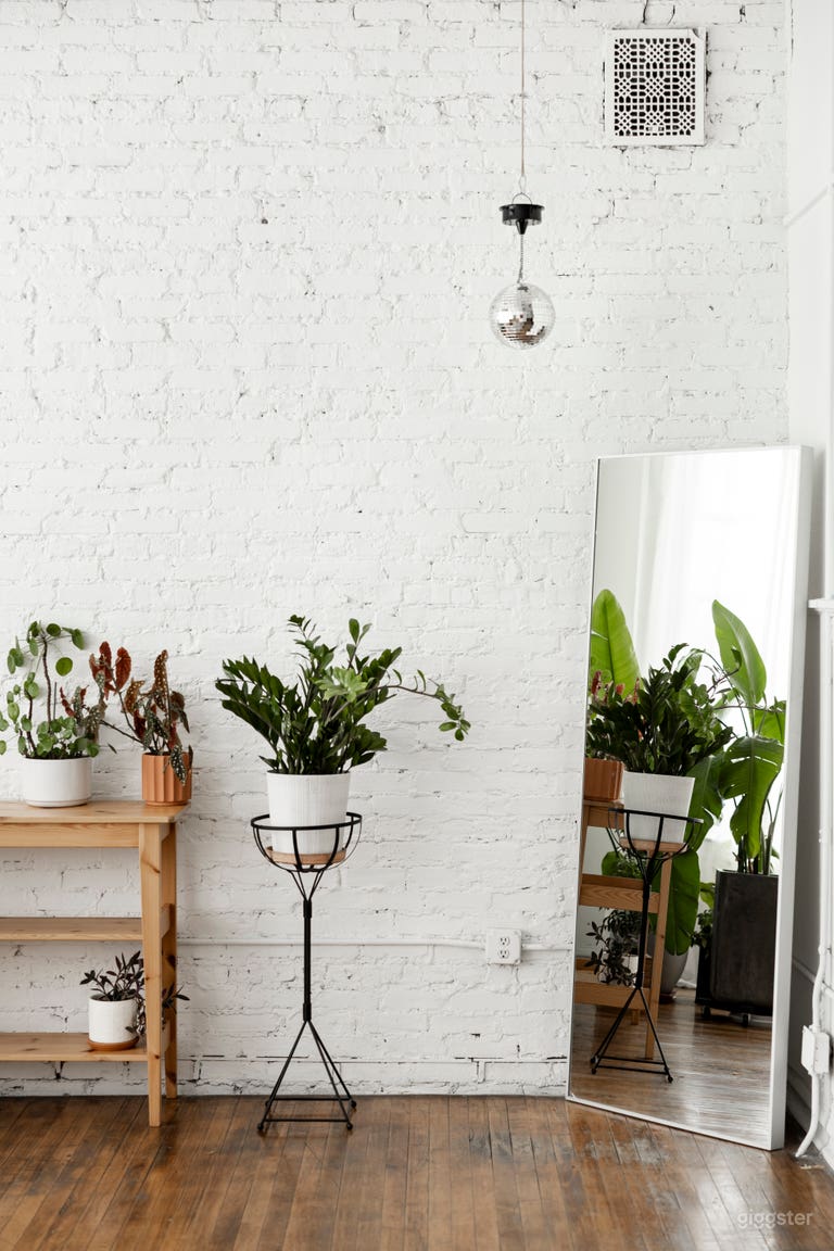  Spacious, bright, & flexible Creative Loft Space 