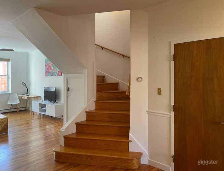  Bi-level Apartment 3BR+Rooftop+Freestanding 